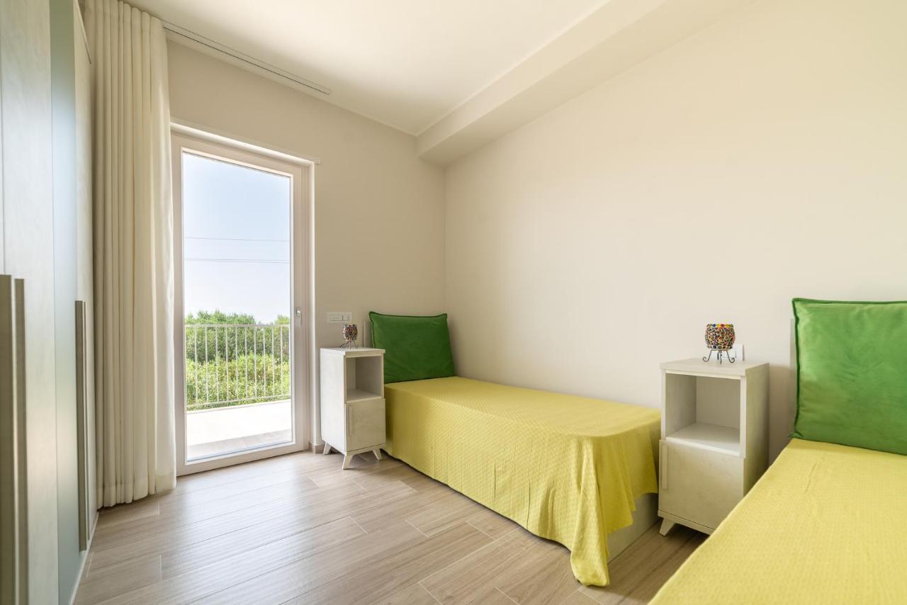 מרינה די קמרוטה Micabalu Luxury Apartment מראה חיצוני תמונה