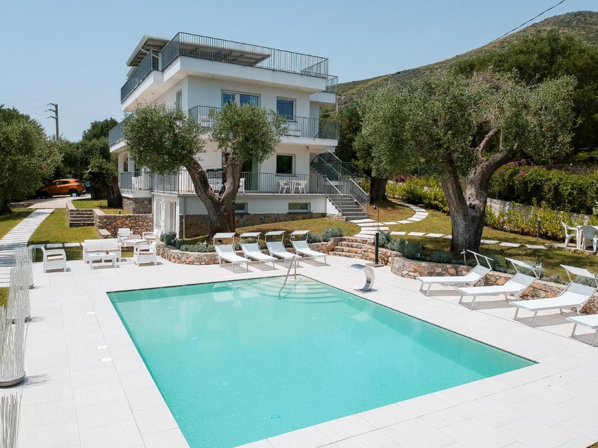 מרינה די קמרוטה Micabalu Luxury Apartment מראה חיצוני תמונה